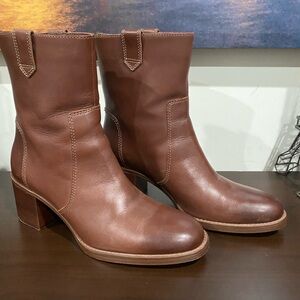 Vince Camuto Women's Zanilla Booties Brown Chocolate Craving Size 10M (Eur42)